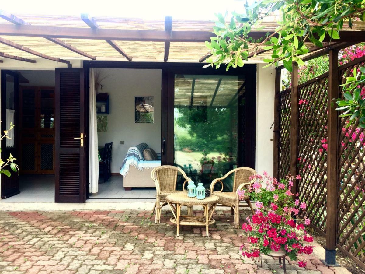 Casa Del Mirto Bianco Vila Chia Exterior foto